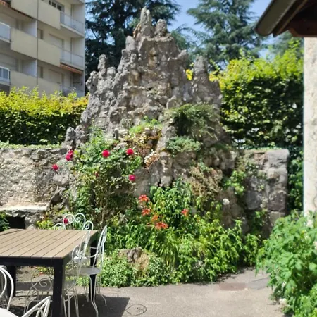 Casamoro Albigny : Detente A 2 Pas Du D'annecy *